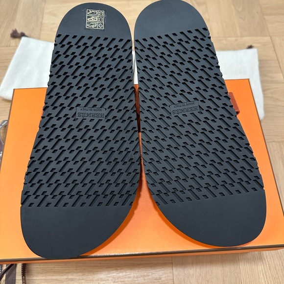 Hermes Chypre sandals in velvet suede size 37 color Orange Canyon - Picture 7 of 9